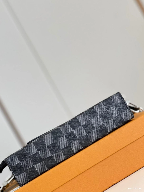 Cheap GASTON WEARABLE LOUIS VUITTON 0717
